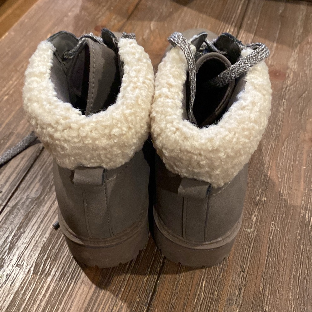 Time And Tru Memory Foam Boots W/ Fur Collar Size… - image 4